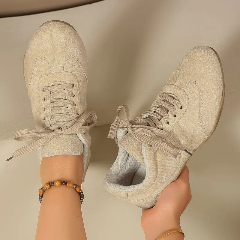 Tessa Marais Sneakers