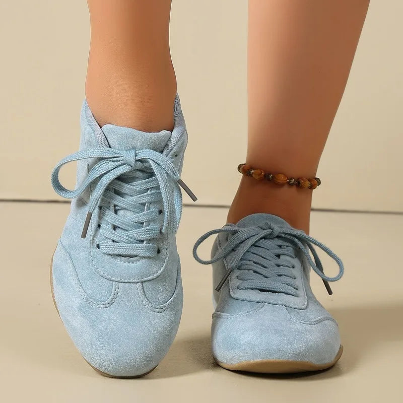 Tessa Marais Sneakers