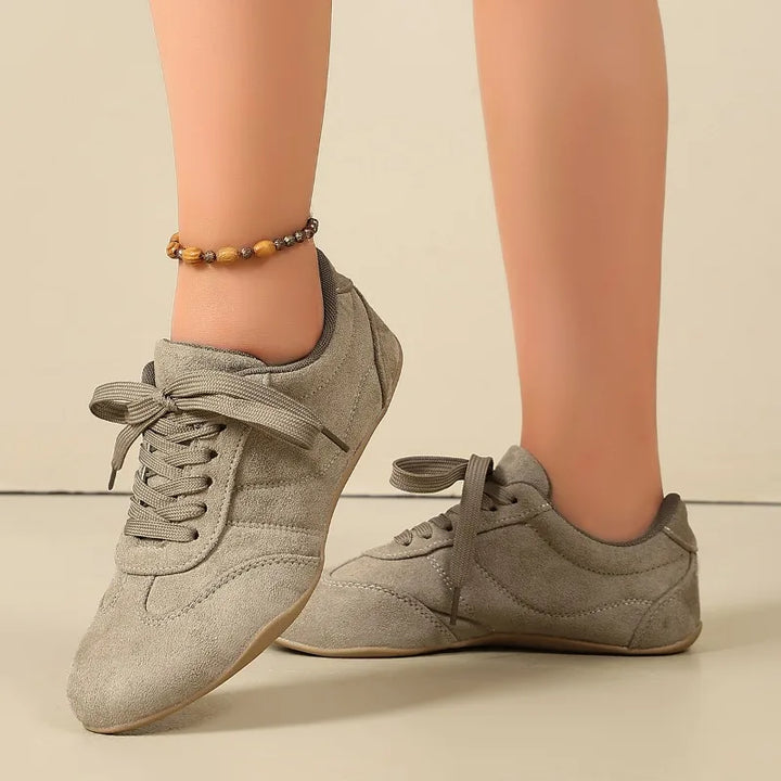 Tessa Marais Sneakers
